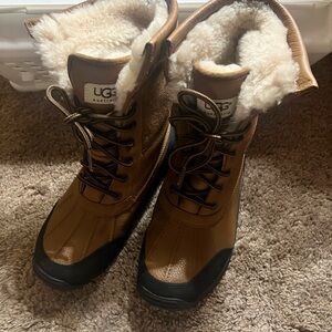 Ugg Adirondack Women’s Boots 7M